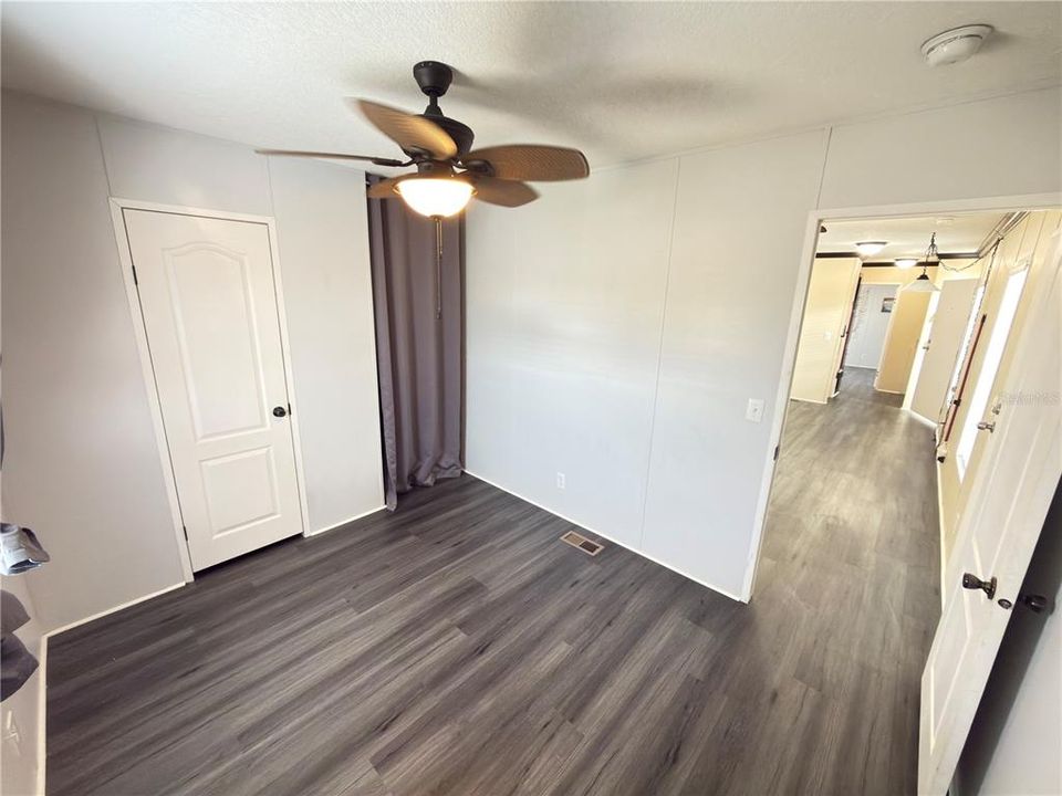 待售: $200,000 (2 贝兹, 1 浴室, 672 平方英尺)