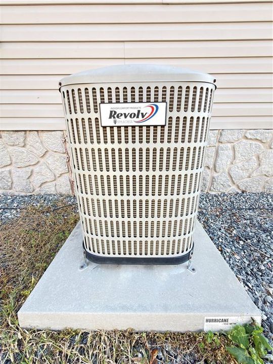 待售: $200,000 (2 贝兹, 1 浴室, 672 平方英尺)