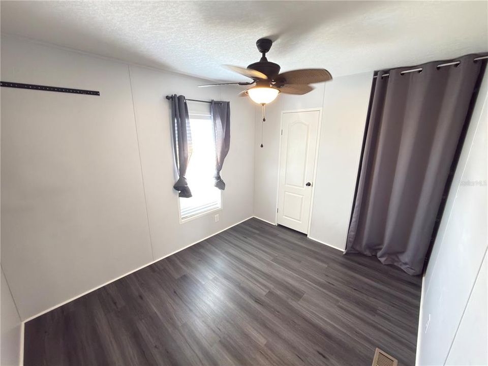 待售: $200,000 (2 贝兹, 1 浴室, 672 平方英尺)