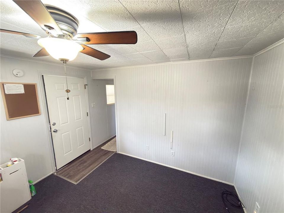 待售: $200,000 (2 贝兹, 1 浴室, 672 平方英尺)