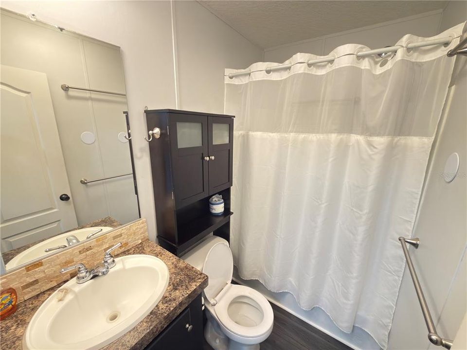 待售: $200,000 (2 贝兹, 1 浴室, 672 平方英尺)