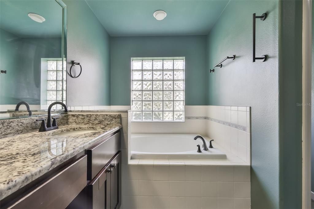 В аренду: $2,800 (4 спален, 2 ванн, 2030 Квадратных фут)