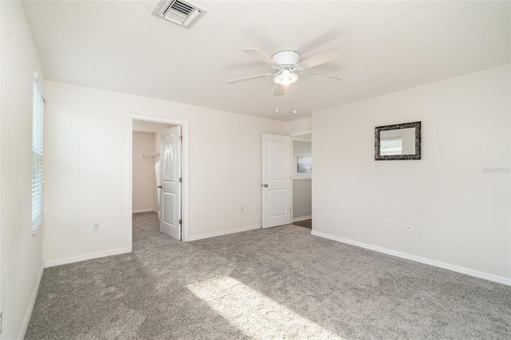 En Venta: $435,000 (4 camas, 2 baños, 2316 Pies cuadrados)