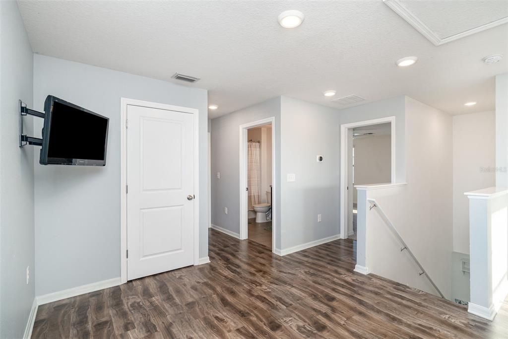 En Venta: $435,000 (4 camas, 2 baños, 2316 Pies cuadrados)