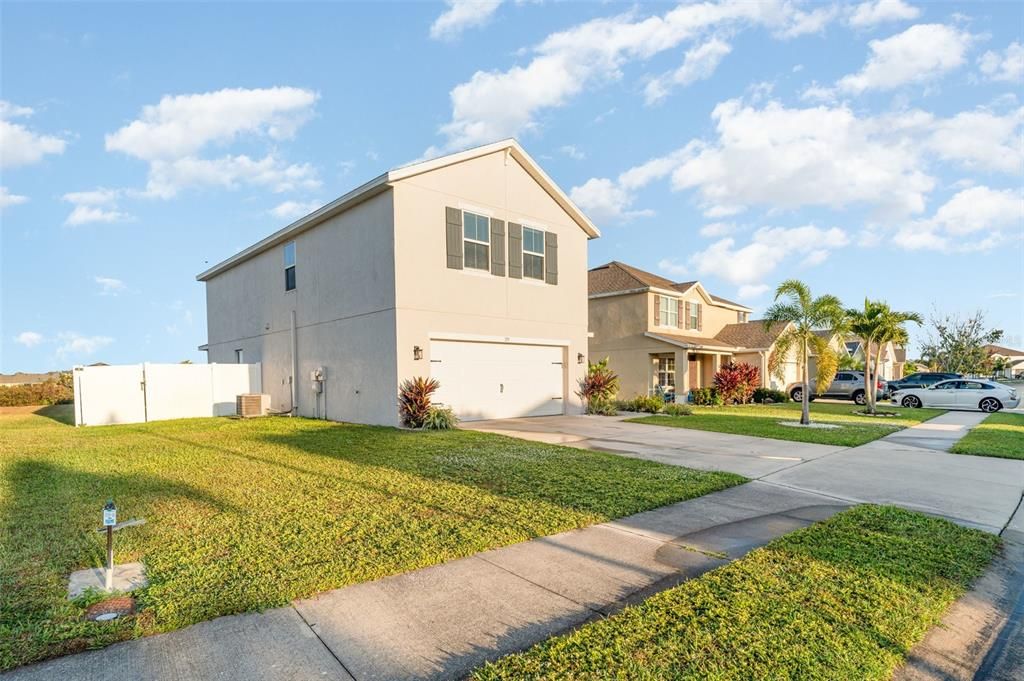 En Venta: $435,000 (4 camas, 2 baños, 2316 Pies cuadrados)