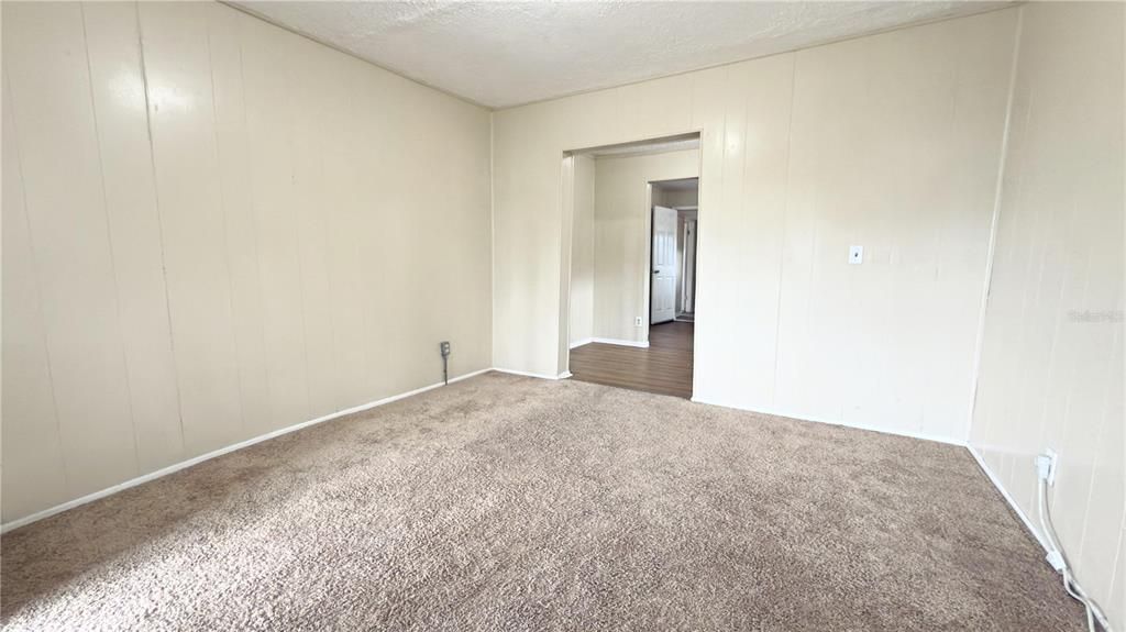 На продажу: $125,000 (2 спален, 1 ванн, 880 Квадратных фут)