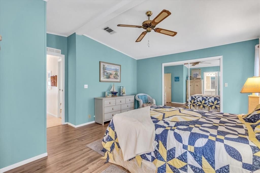 На продажу: $180,000 (2 спален, 2 ванн, 1260 Квадратных фут)