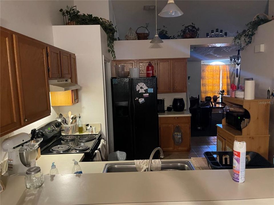 Active With Contract: $250,000 (3 beds, 2 baths, 1445 Square Feet)