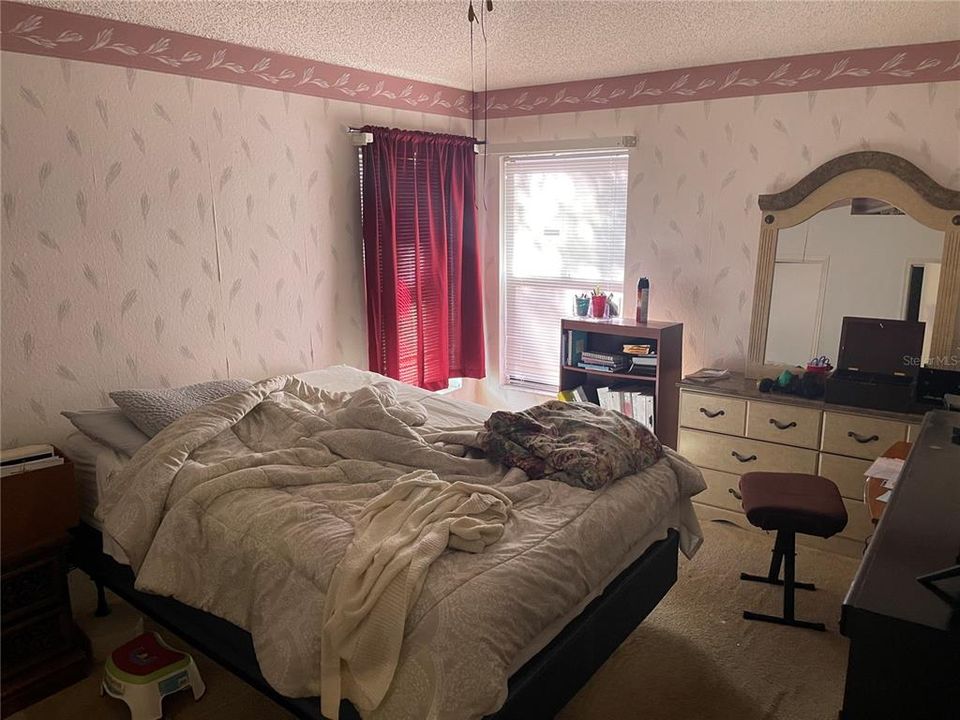 Active With Contract: $250,000 (3 beds, 2 baths, 1445 Square Feet)