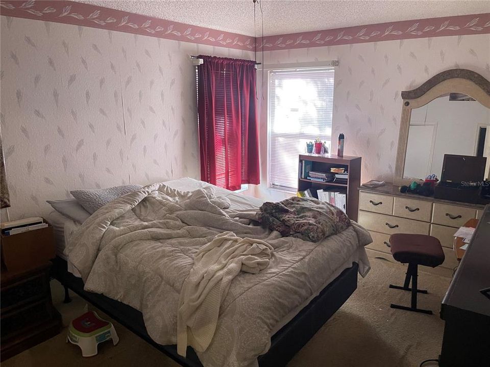 Active With Contract: $250,000 (3 beds, 2 baths, 1445 Square Feet)