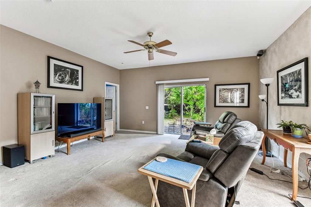 En Venta: $439,000 (3 camas, 2 baños, 1480 Pies cuadrados)