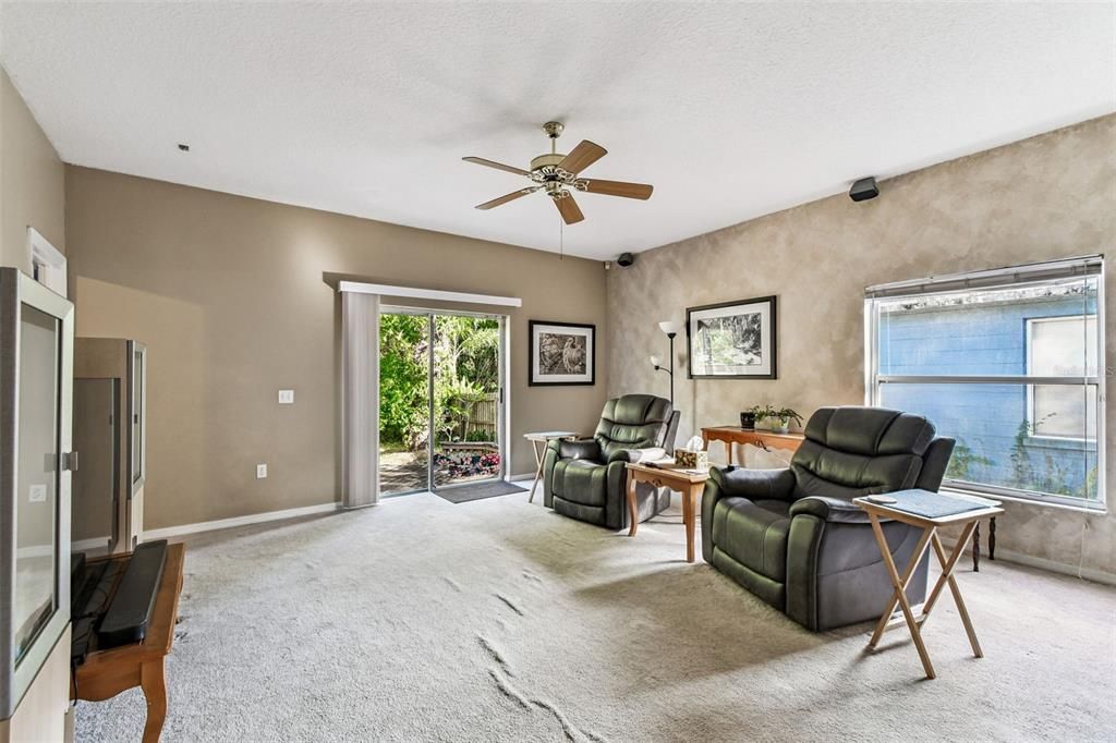 En Venta: $439,000 (3 camas, 2 baños, 1480 Pies cuadrados)