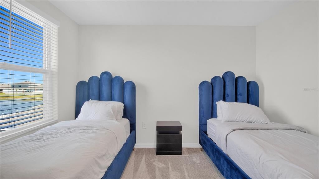 For Rent: $3,300 (5 beds, 3 baths, 2674 Square Feet)