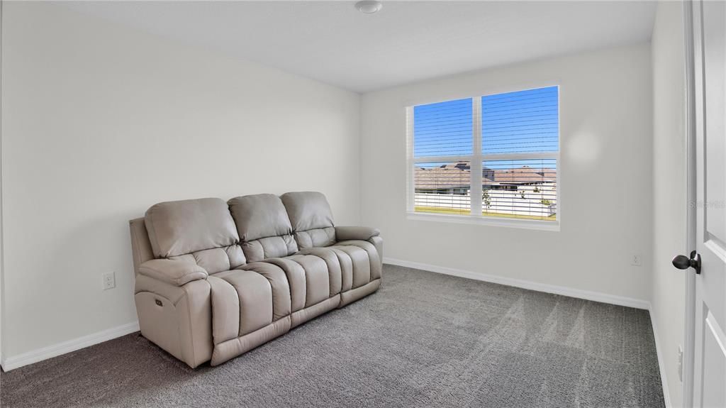 For Rent: $3,300 (5 beds, 3 baths, 2674 Square Feet)