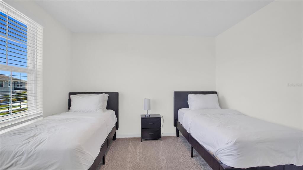 For Rent: $3,300 (5 beds, 3 baths, 2674 Square Feet)