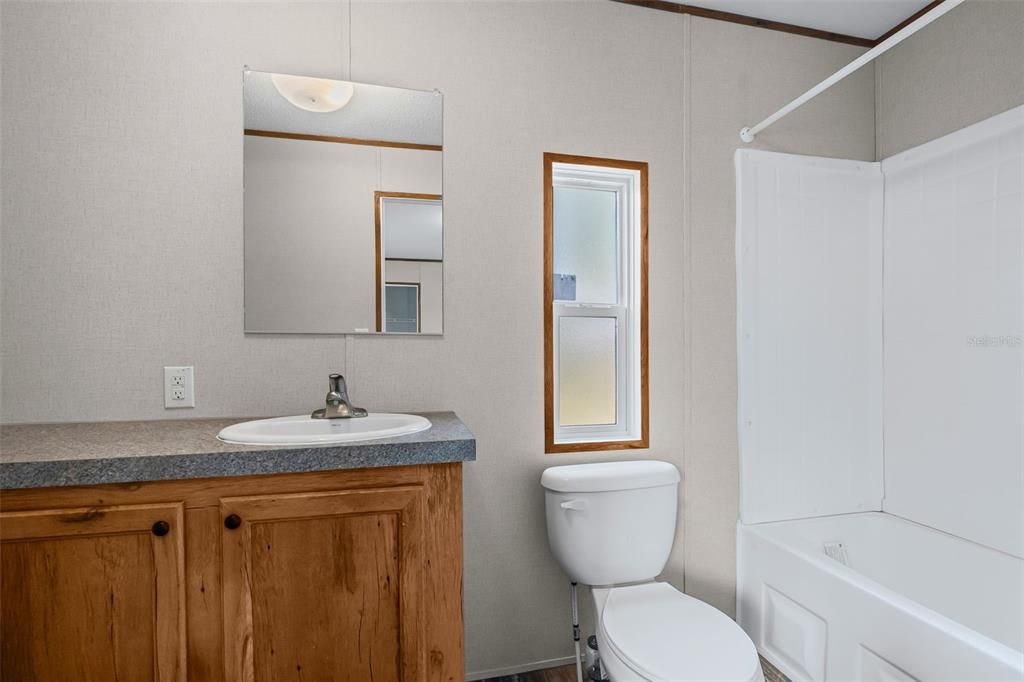 For Sale: $257,900 (2 beds, 2 baths, 728 Square Feet)