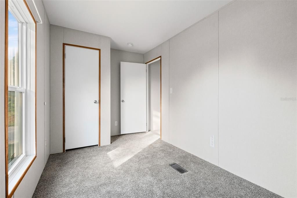 For Sale: $257,900 (2 beds, 2 baths, 728 Square Feet)