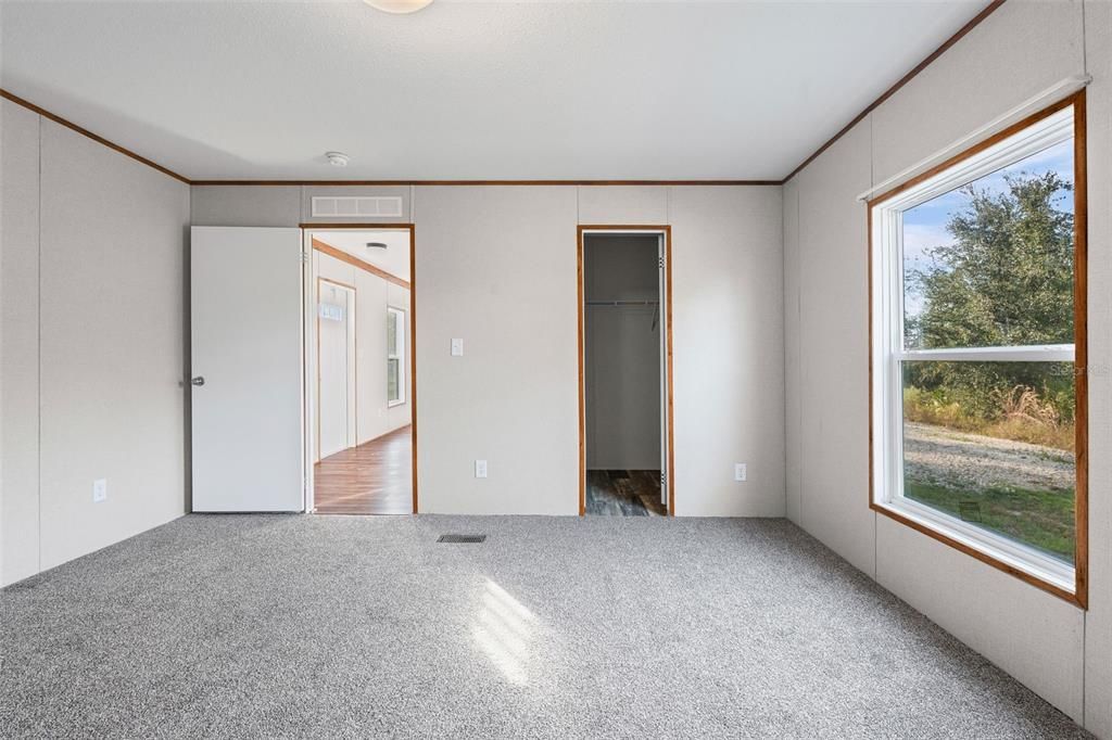 For Sale: $257,900 (2 beds, 2 baths, 728 Square Feet)