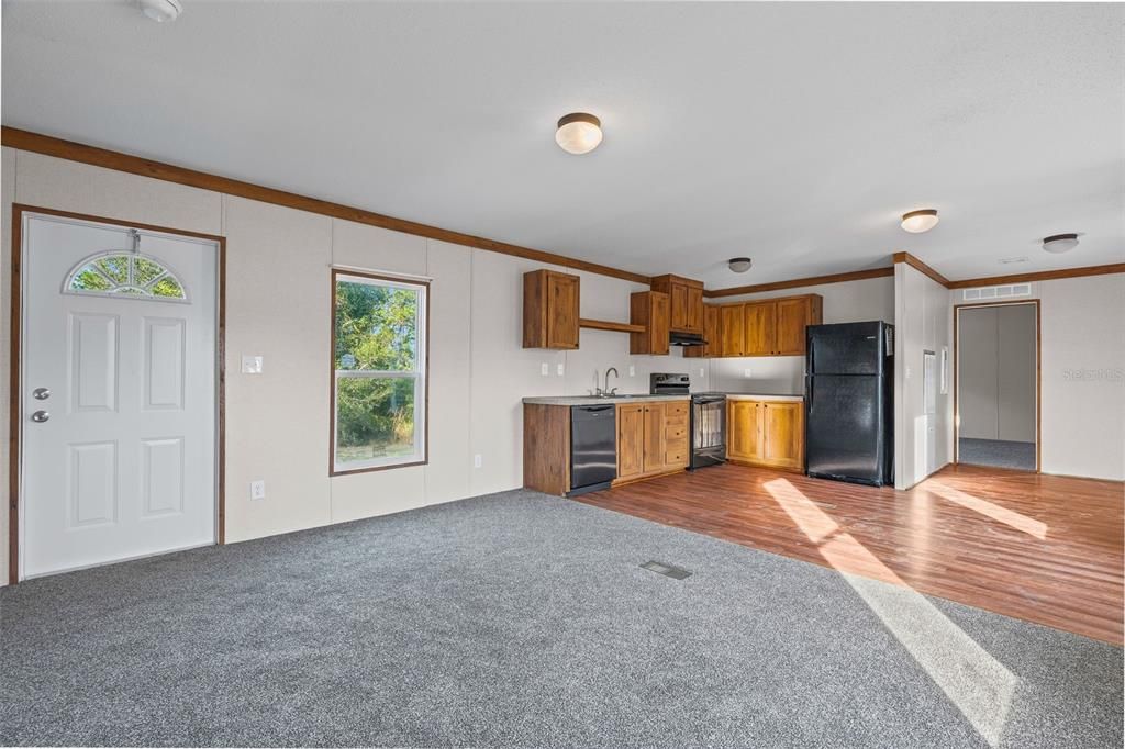 For Sale: $257,900 (2 beds, 2 baths, 728 Square Feet)