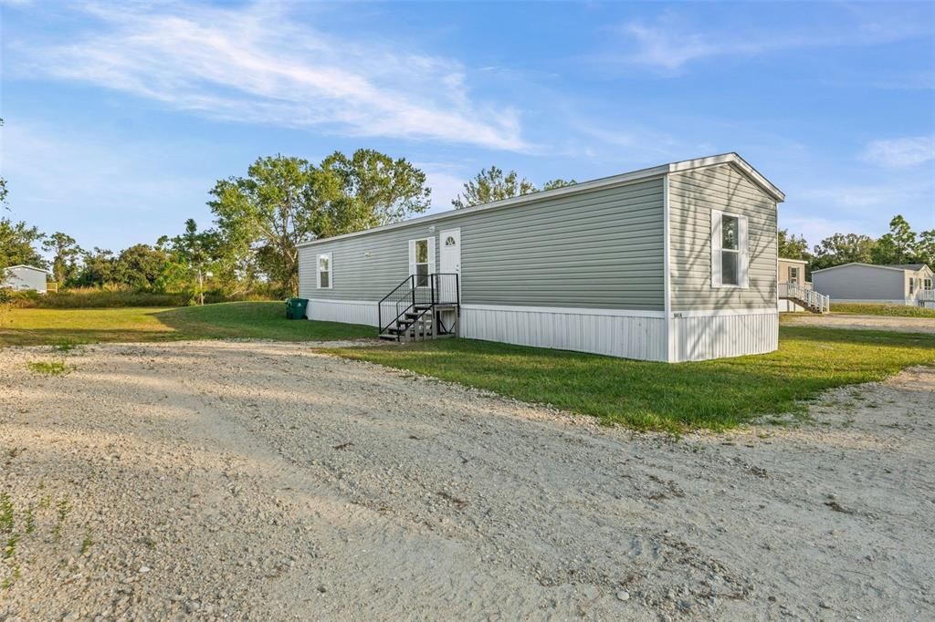 For Sale: $257,900 (2 beds, 2 baths, 728 Square Feet)