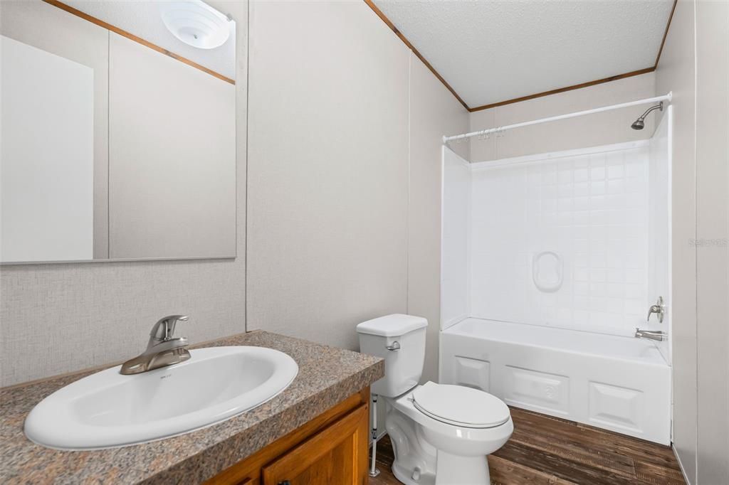 For Sale: $257,900 (2 beds, 2 baths, 728 Square Feet)