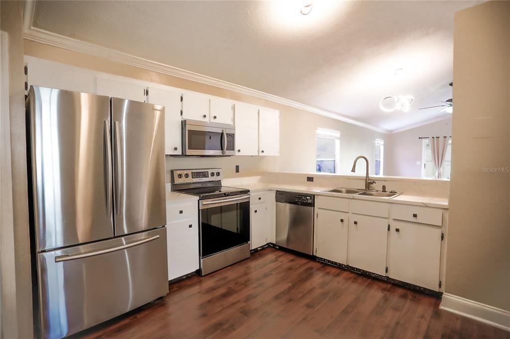 For Rent: $1,995 (2 beds, 2 baths, 1140 Square Feet)