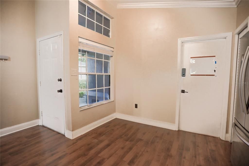 For Rent: $1,995 (2 beds, 2 baths, 1140 Square Feet)