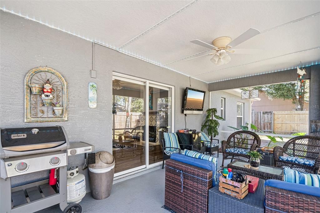 En Venta: $319,900 (3 camas, 2 baños, 1208 Pies cuadrados)