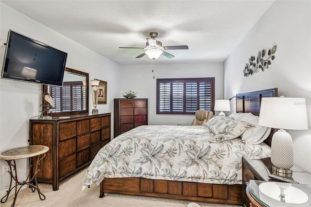 For Sale: $418,900 (2 beds, 2 baths, 1210 Square Feet)