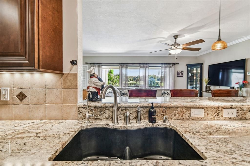 For Sale: $418,900 (2 beds, 2 baths, 1210 Square Feet)