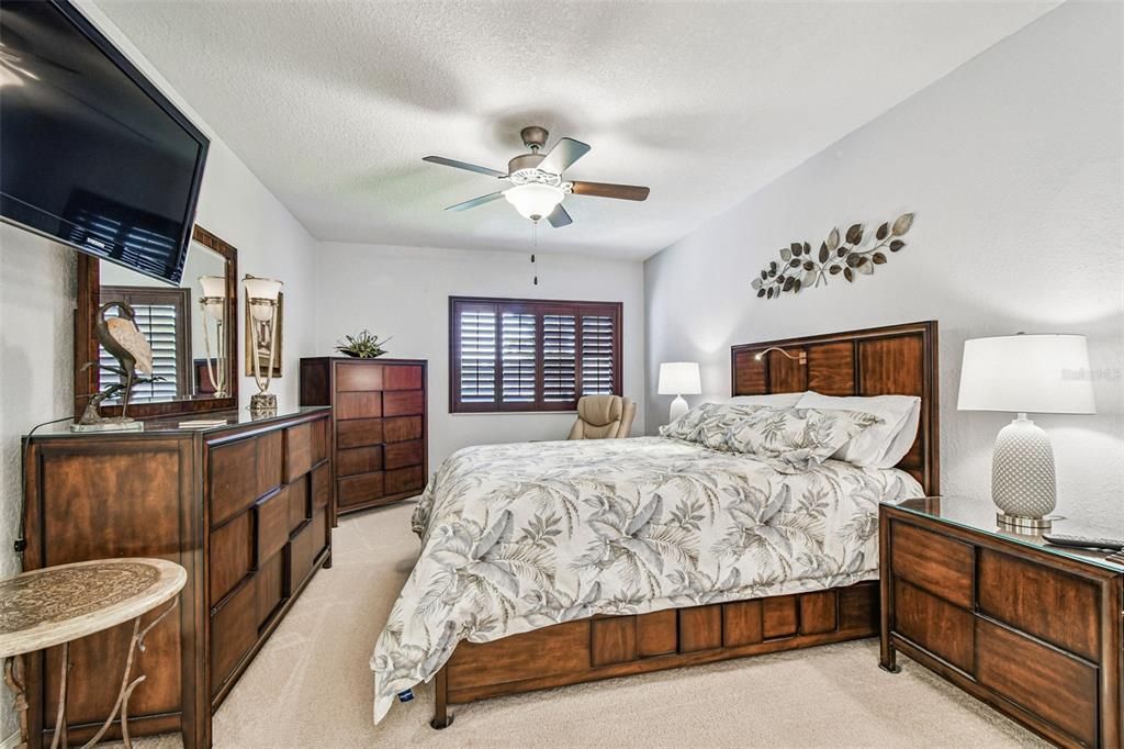 For Sale: $418,900 (2 beds, 2 baths, 1210 Square Feet)