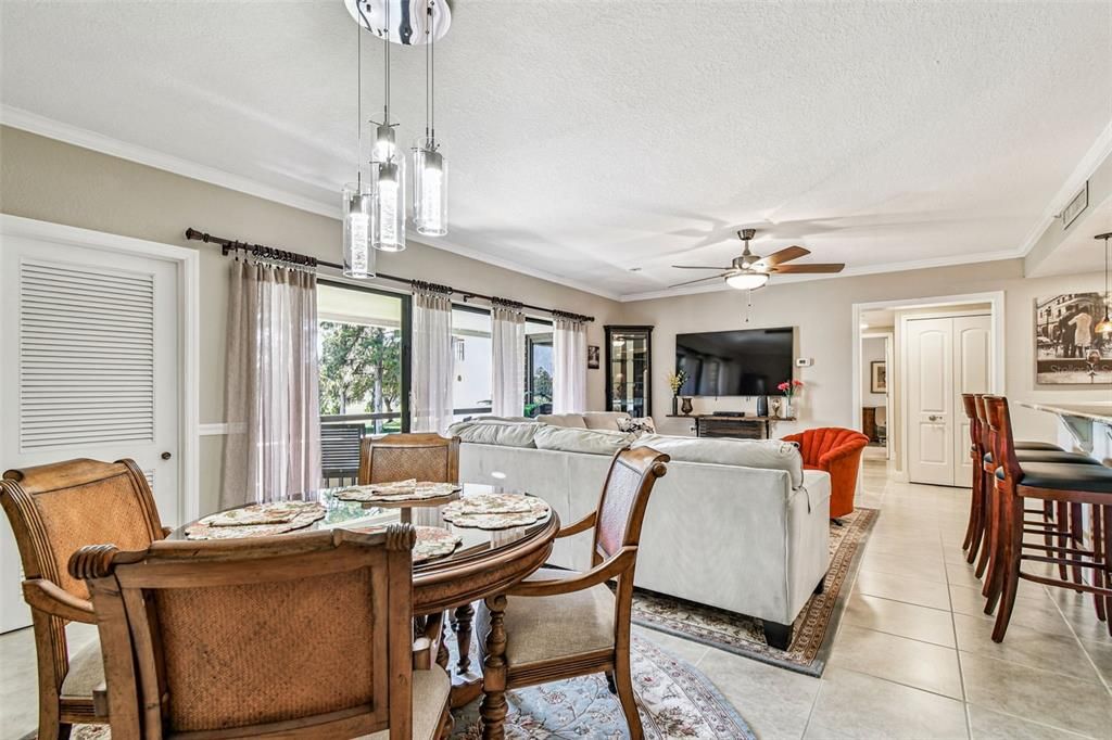 For Sale: $418,900 (2 beds, 2 baths, 1210 Square Feet)