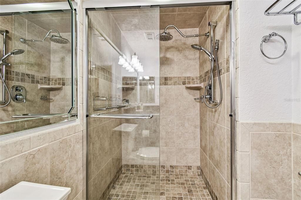 For Sale: $418,900 (2 beds, 2 baths, 1210 Square Feet)