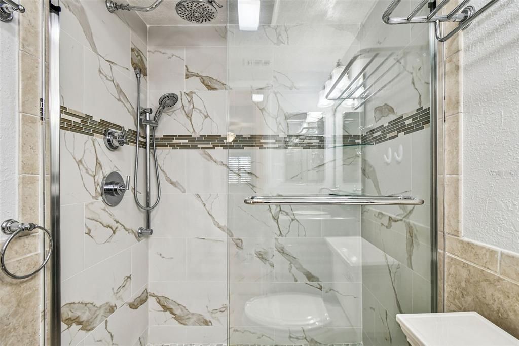 For Sale: $418,900 (2 beds, 2 baths, 1210 Square Feet)