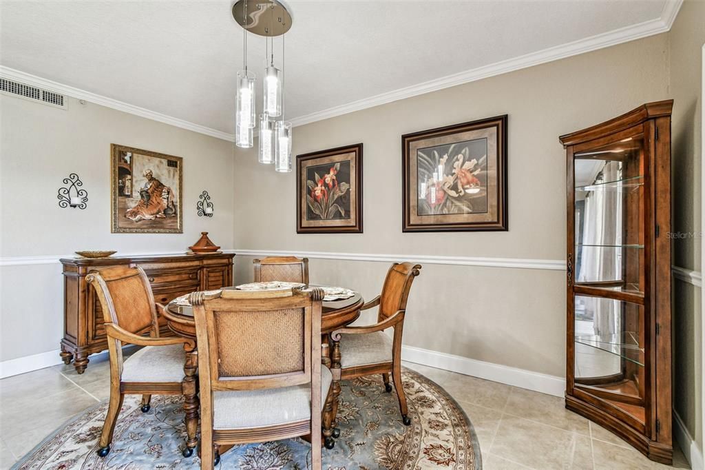 For Sale: $418,900 (2 beds, 2 baths, 1210 Square Feet)