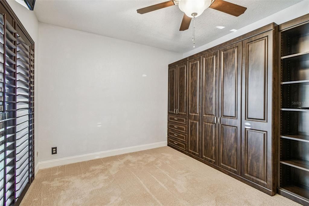 For Sale: $418,900 (2 beds, 2 baths, 1210 Square Feet)