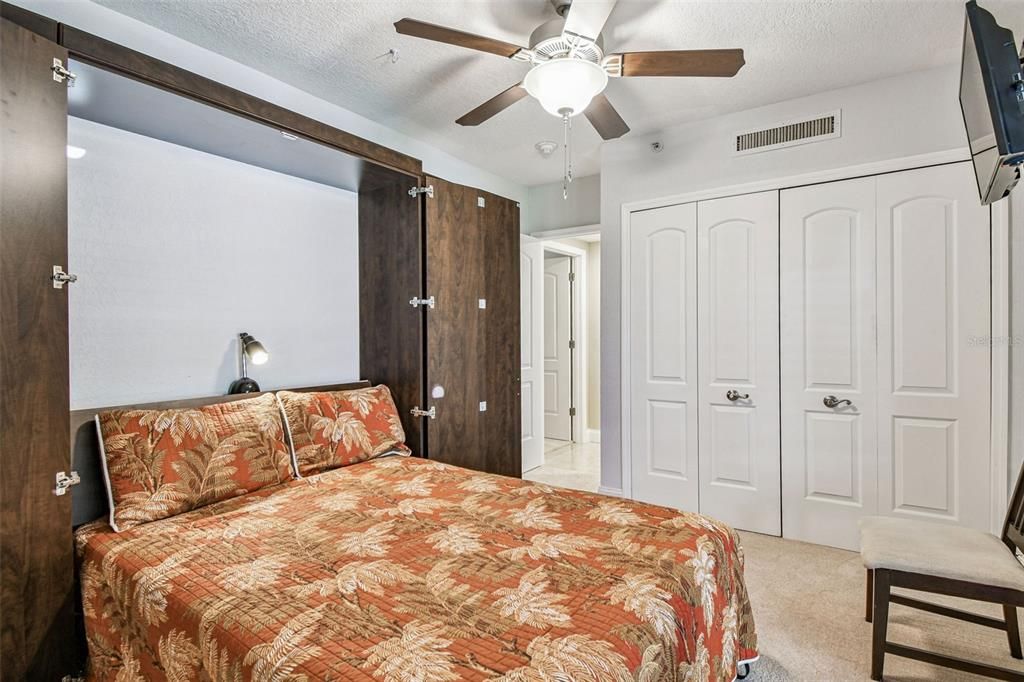 For Sale: $418,900 (2 beds, 2 baths, 1210 Square Feet)