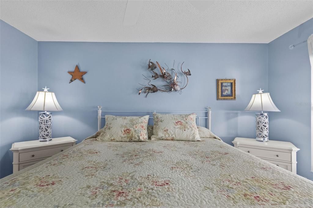 Active With Contract: $429,000 (3 beds, 2 baths, 1355 Square Feet)