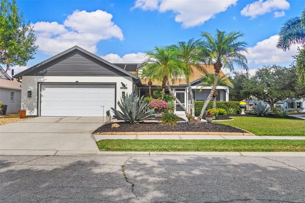 Active With Contract: $429,000 (3 beds, 2 baths, 1355 Square Feet)