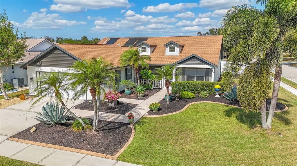 Active With Contract: $429,000 (3 beds, 2 baths, 1355 Square Feet)