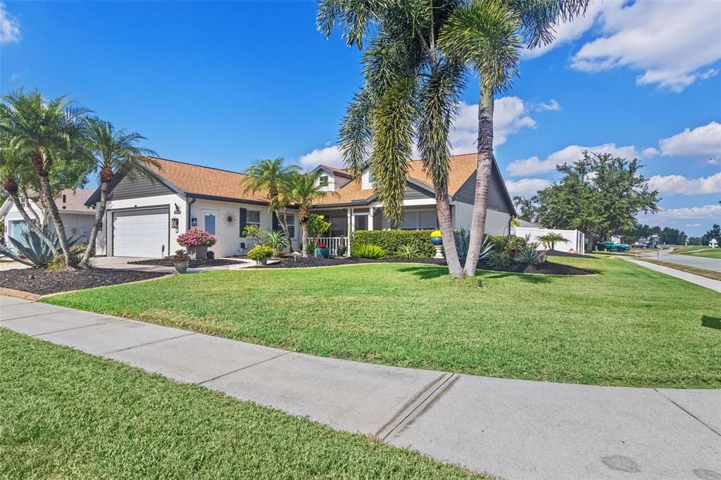 Active With Contract: $429,000 (3 beds, 2 baths, 1355 Square Feet)