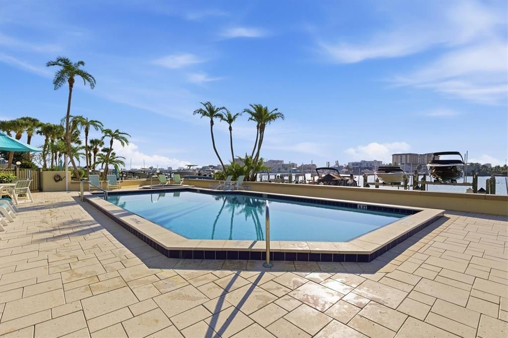 待售: $639,000 (2 贝兹, 2 浴室, 1500 平方英尺)