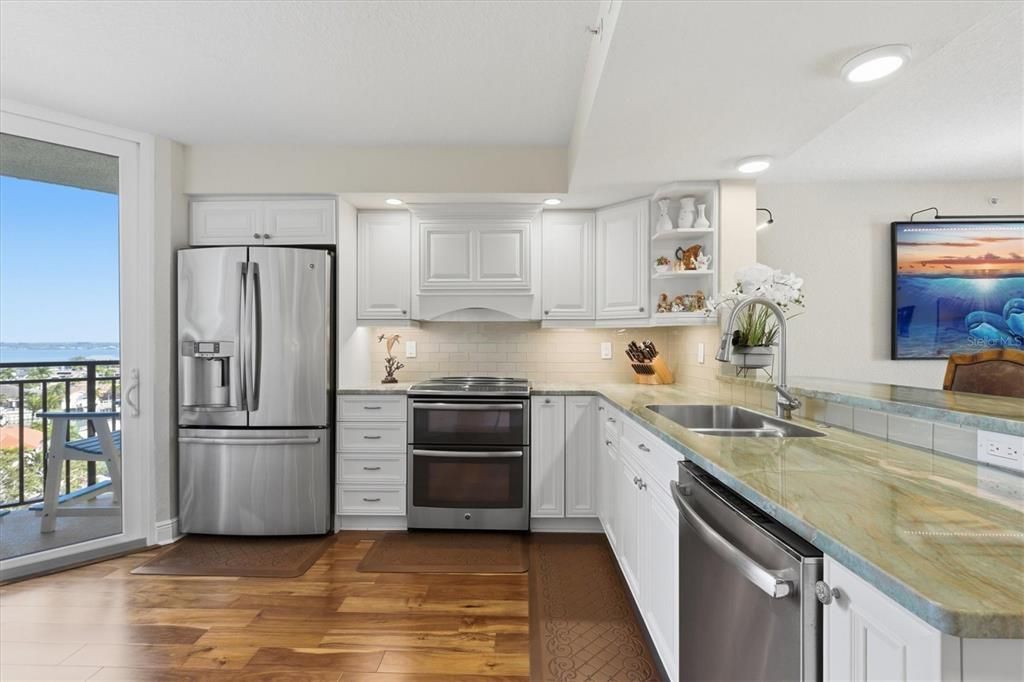 待售: $639,000 (2 贝兹, 2 浴室, 1500 平方英尺)