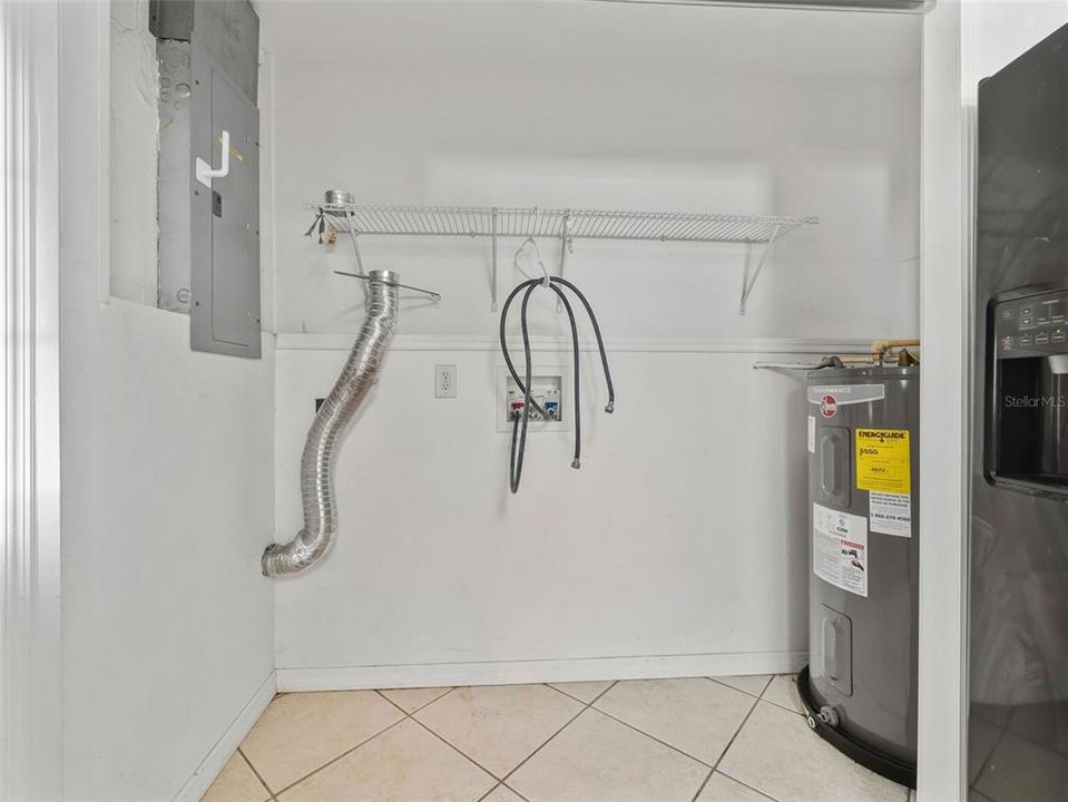 待售: $295,000 (3 贝兹, 1 浴室, 1259 平方英尺)