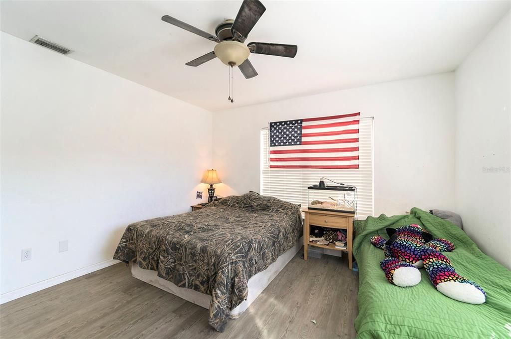 For Sale: $495,000 (2 beds, 1 baths, 1080 Square Feet)