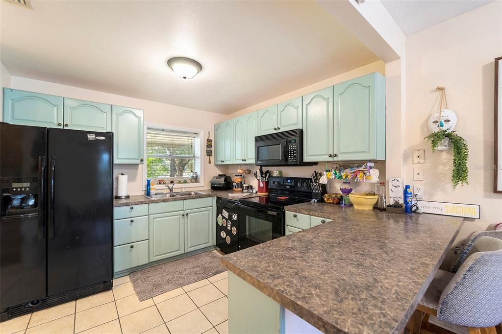 For Sale: $495,000 (2 beds, 1 baths, 1080 Square Feet)