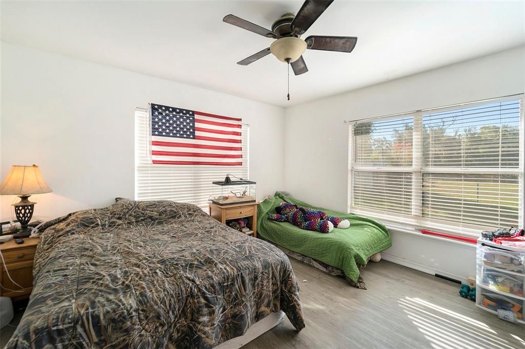 For Sale: $495,000 (2 beds, 1 baths, 1080 Square Feet)