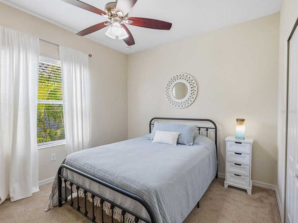 For Sale: $549,900 (3 beds, 3 baths, 2104 Square Feet)