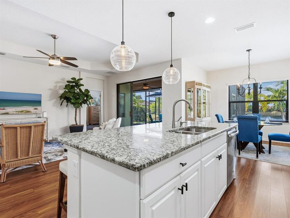 For Sale: $549,900 (3 beds, 3 baths, 2104 Square Feet)