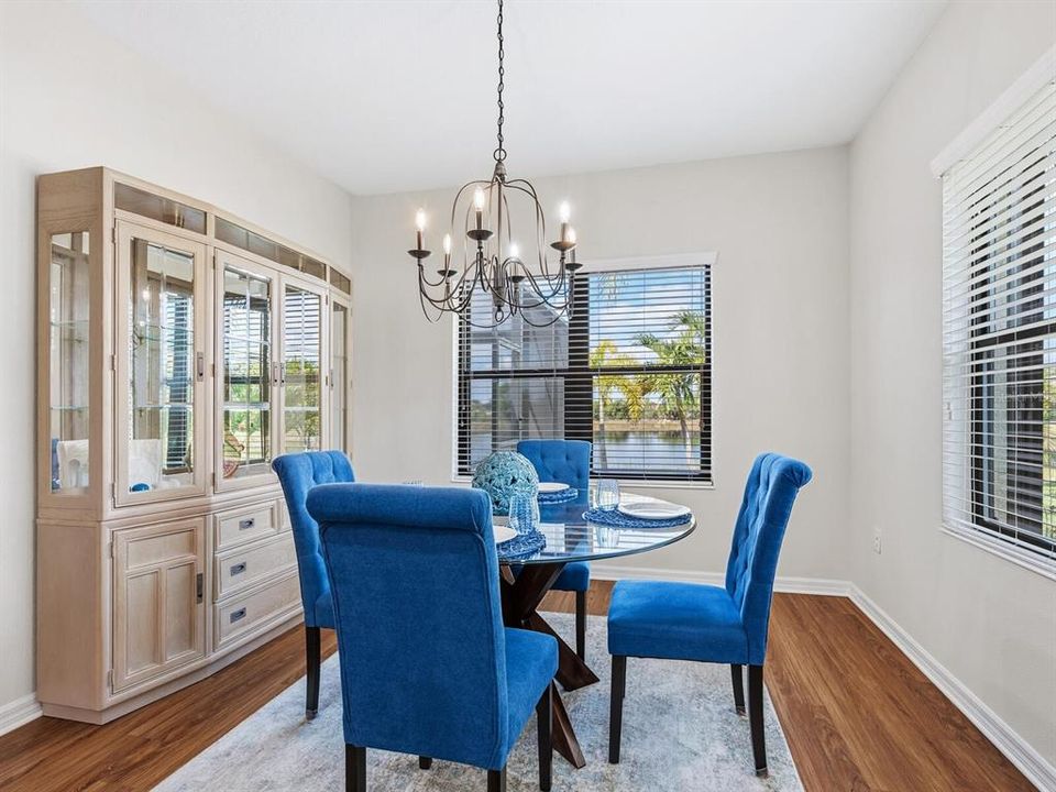 For Sale: $549,900 (3 beds, 3 baths, 2104 Square Feet)